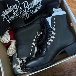 BNIB Breaking Hearts & Burning Rubber Women’s Motorcycle Boots Vermont US 6